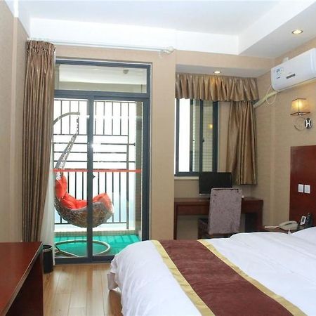 Helun Hotel Chengdu Extérieur photo
