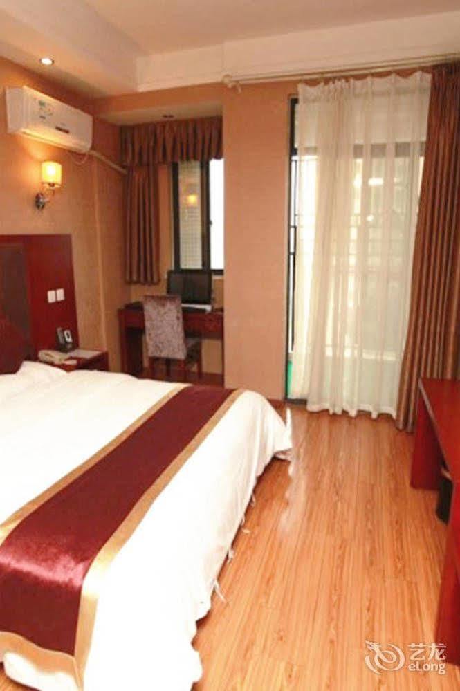 Helun Hotel Chengdu Extérieur photo