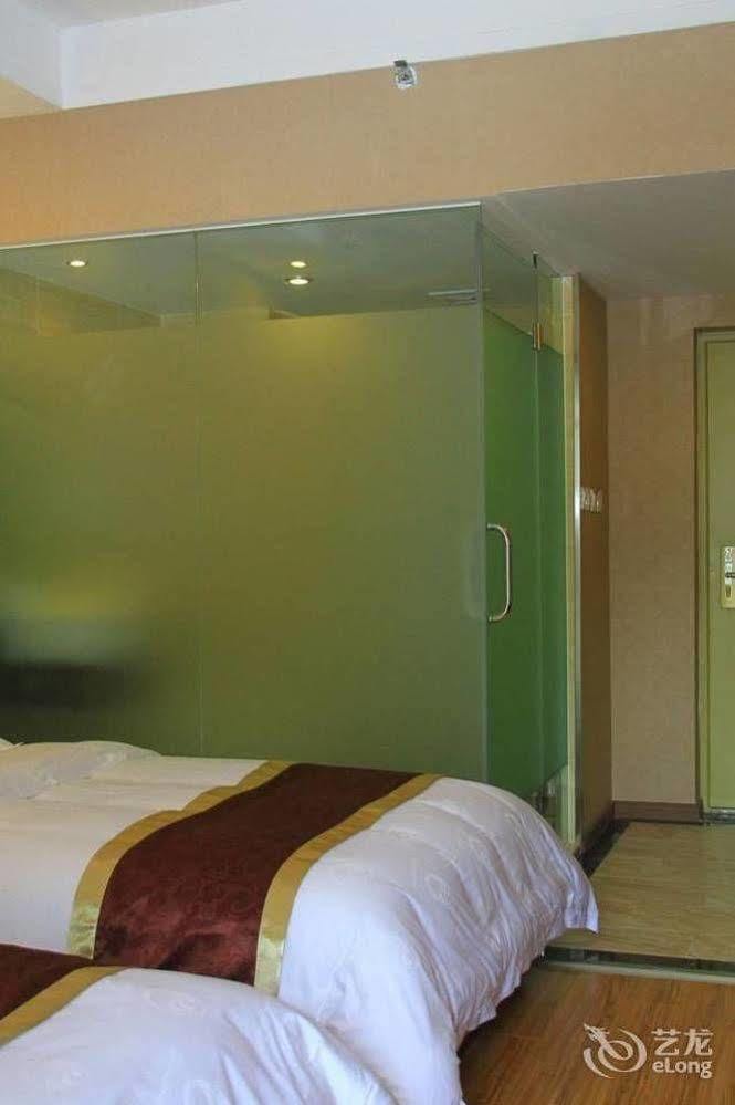Helun Hotel Chengdu Extérieur photo