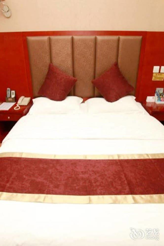 Helun Hotel Chengdu Extérieur photo
