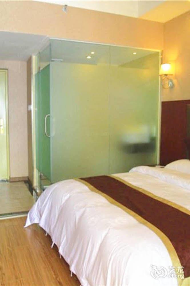 Helun Hotel Chengdu Extérieur photo