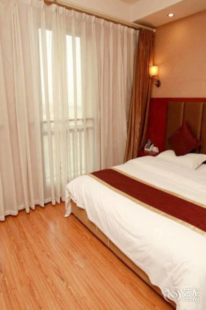 Helun Hotel Chengdu Extérieur photo