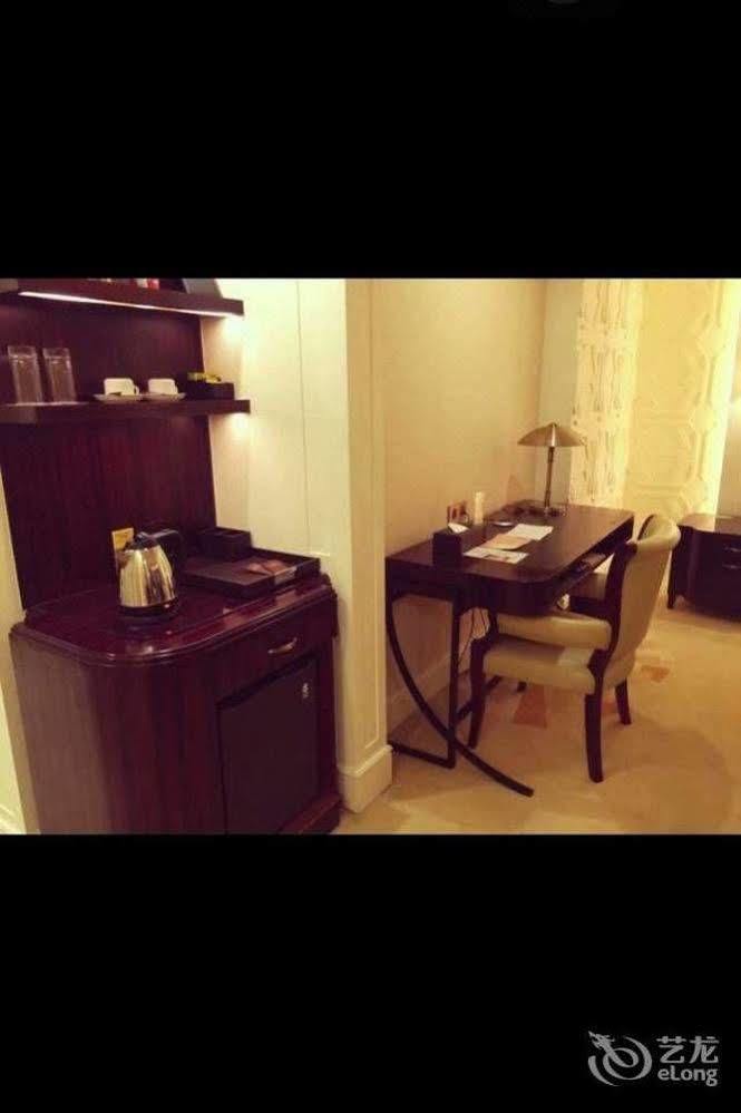 Helun Hotel Chengdu Extérieur photo
